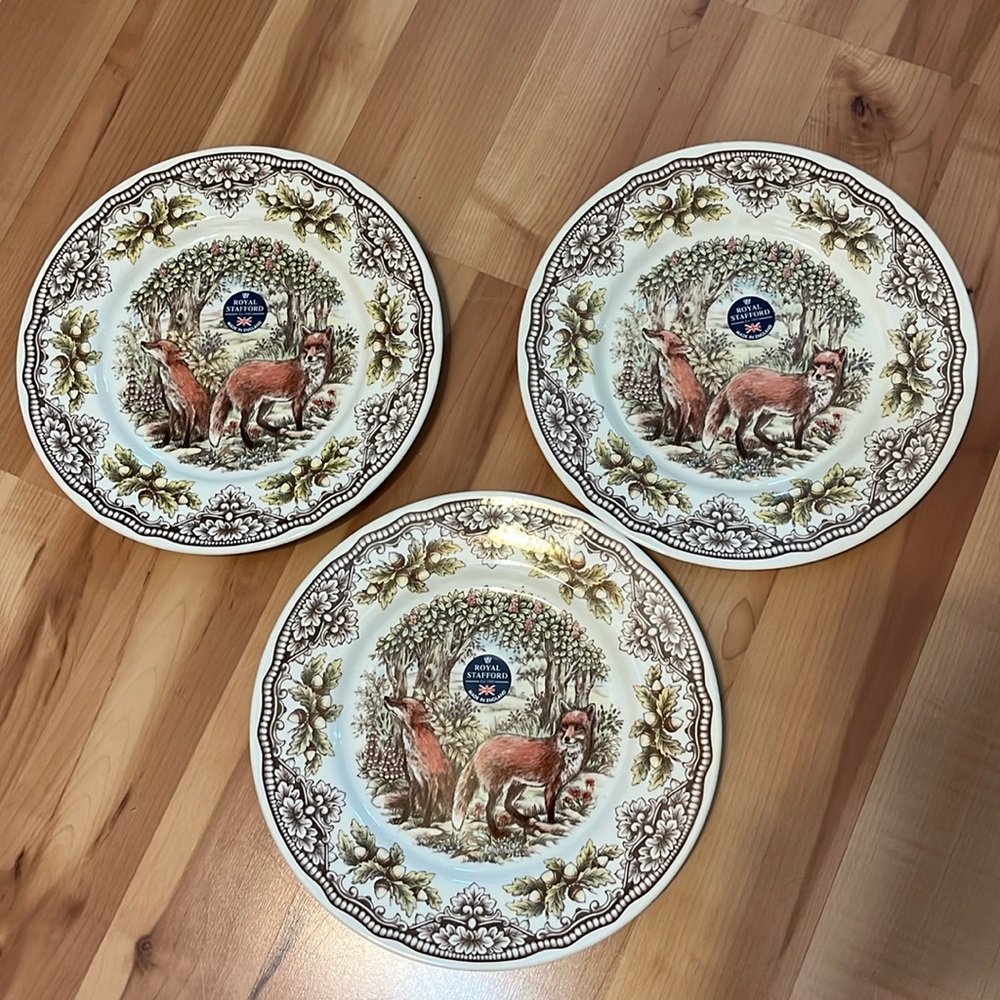 NWT Set of 3 Royal Stafford fox dinner plates.